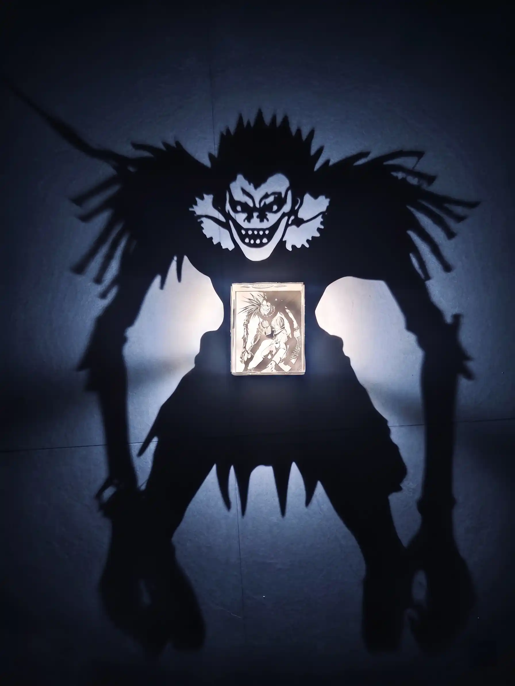 Portal 9 shadow lamp